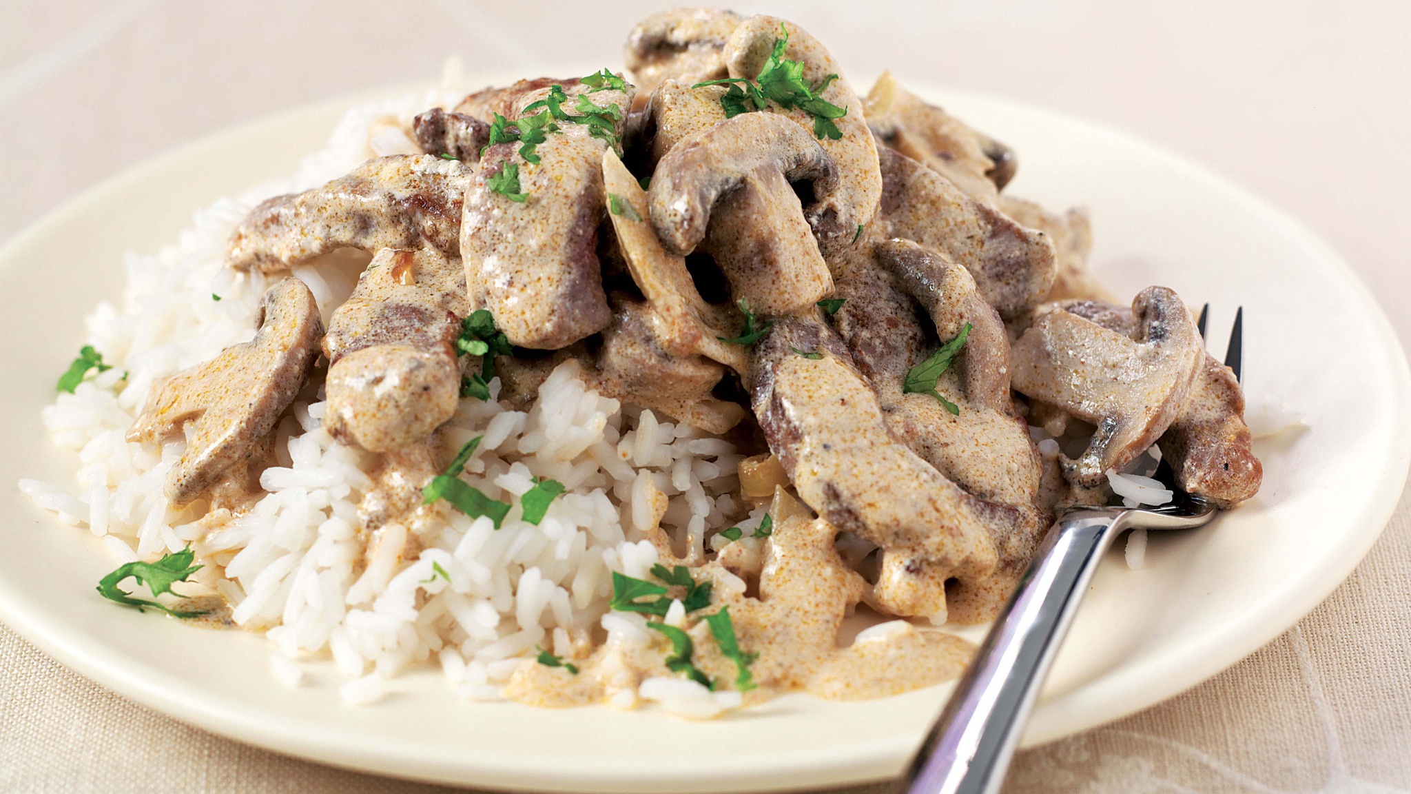 Crowd-Pleasing Classic Beef Stroganoff Recipe - Fresco